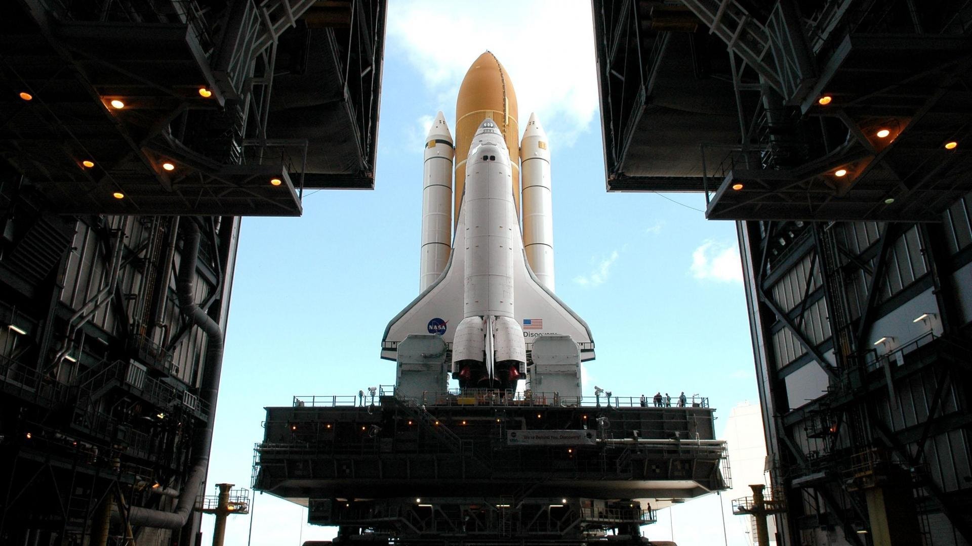 勇士在第四节突然爆发,库里连续投中几记关键远三,带领球队逆转战局!